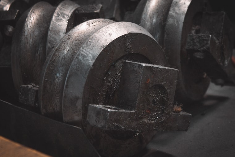 Detalhe de máquina de musculação — imagem ilustrativa